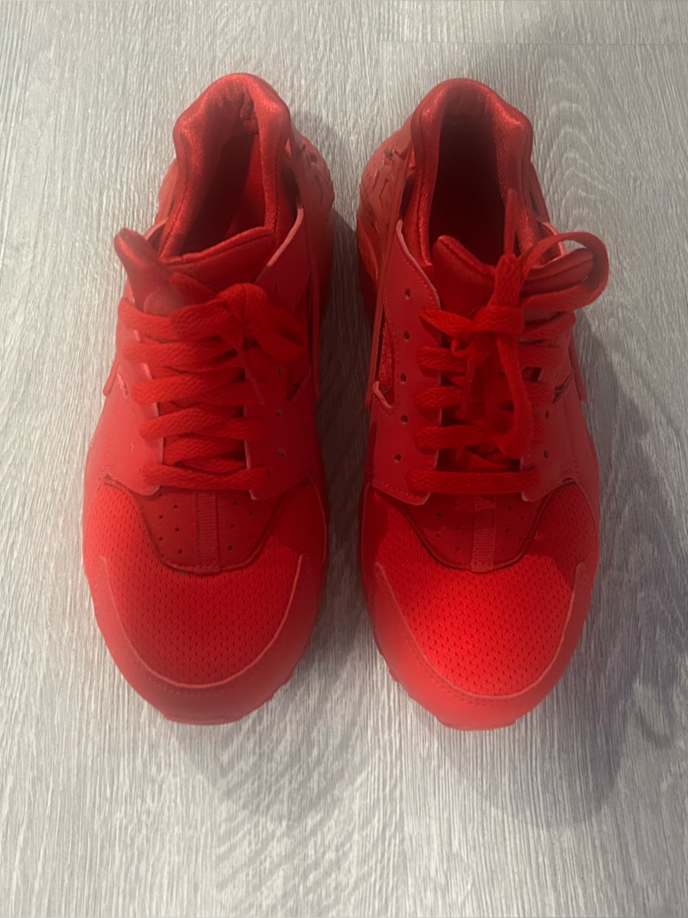 Youth Red Huarache Nike Air Sneakers - Stylish Performance Trainer